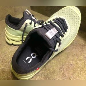 ON Swiss Running Shoes 👟 - sz7.5 Womens Helion New Pics! Barely Used